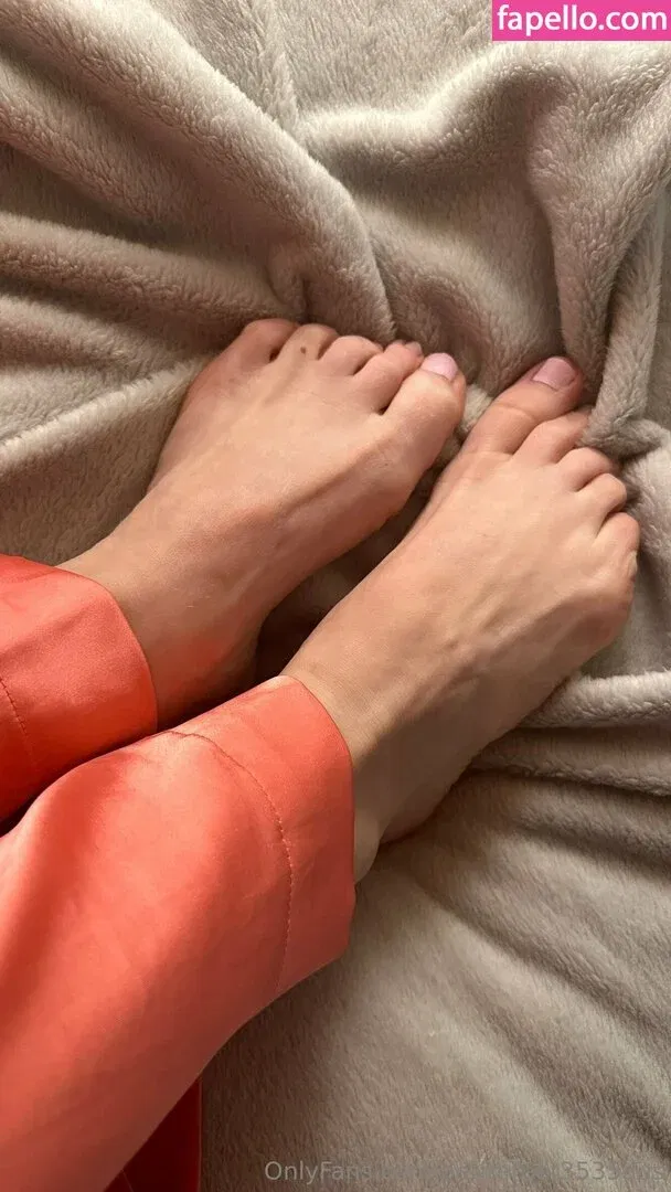 petitefeet3535aus Onlyfans Photo Gallery 