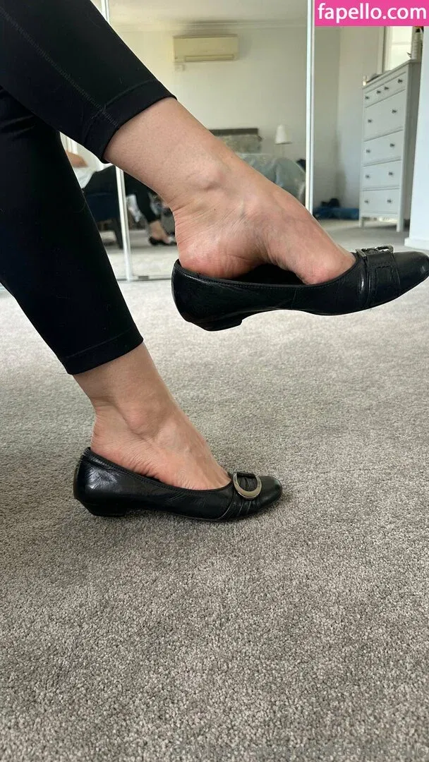 petitefeet3535aus Onlyfans Photo Gallery 
