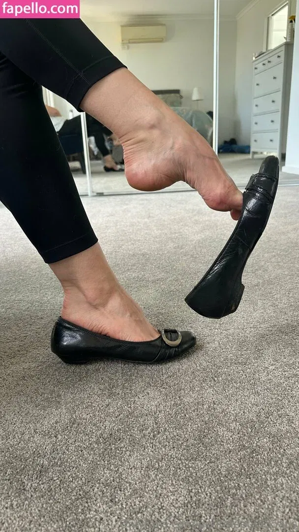 petitefeet3535aus Onlyfans Photo Gallery 