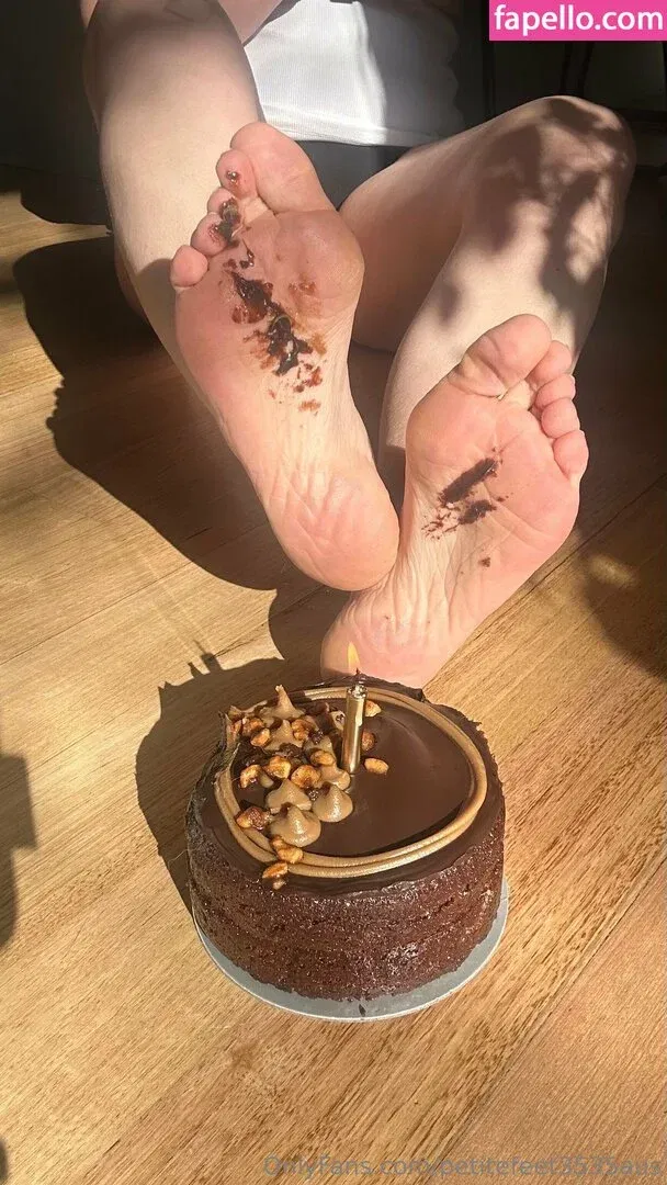 petitefeet3535aus Onlyfans Photo Gallery 