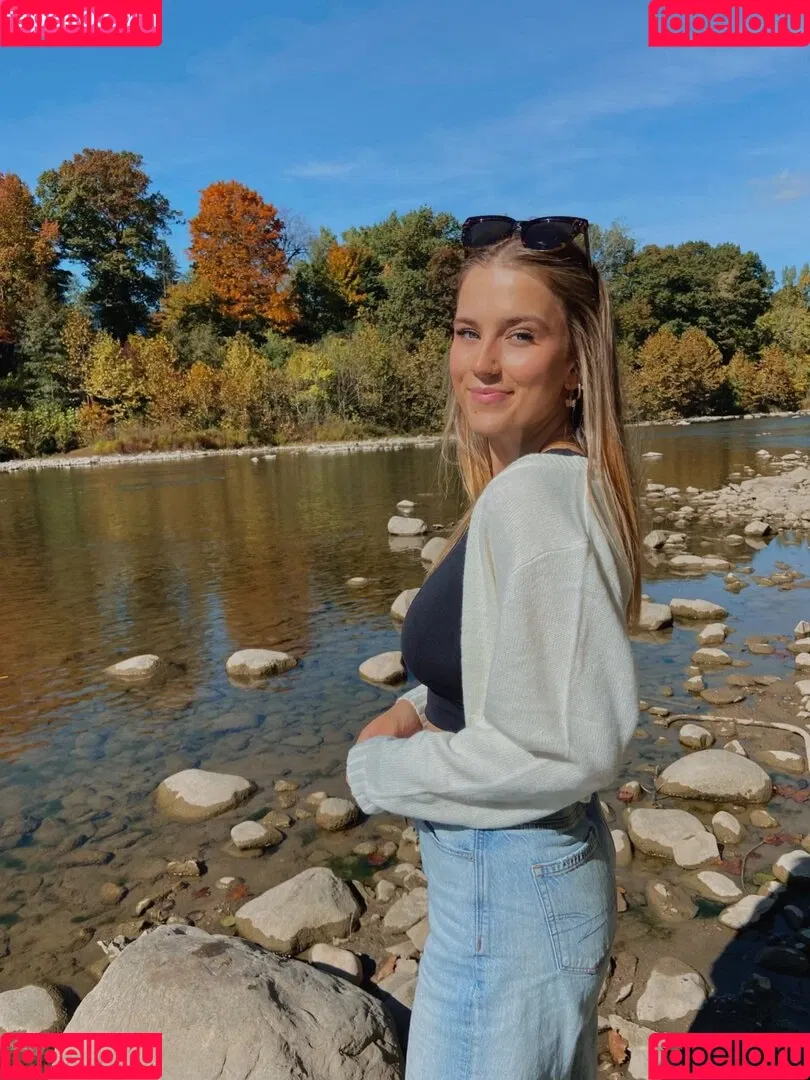 Madisun Sullivan / https: / madisunsky3 / madisunsullivan Onlyfans Photo Gallery 