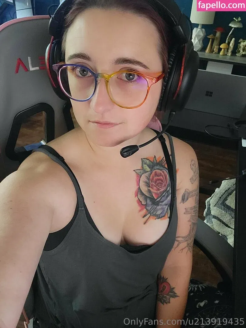 u213919435 / whyruivo Onlyfans Photo Gallery 