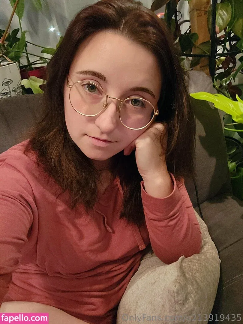 u213919435 / whyruivo Onlyfans Photo Gallery 