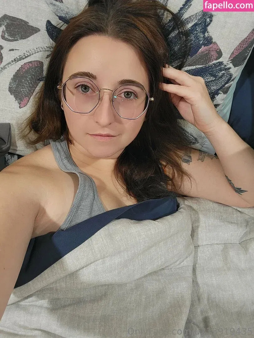 u213919435 / whyruivo Onlyfans Photo Gallery 