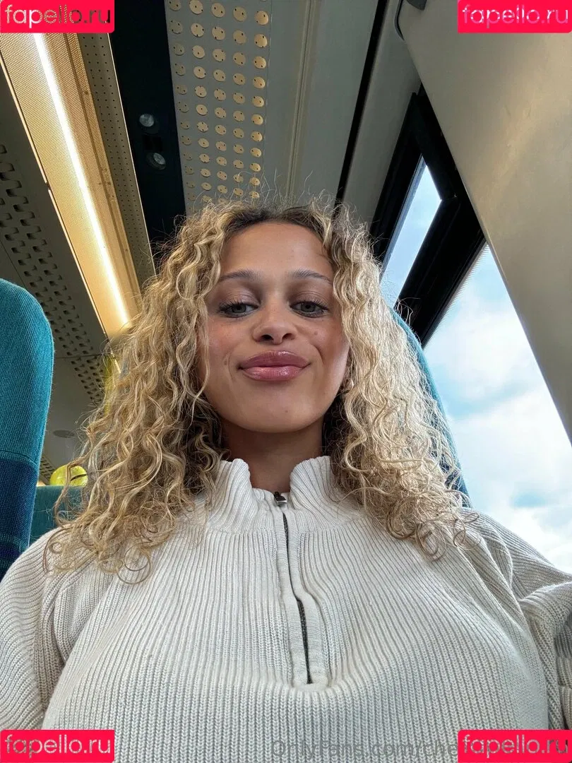 bustakaplan / chelseakaplan Onlyfans Photo Gallery 