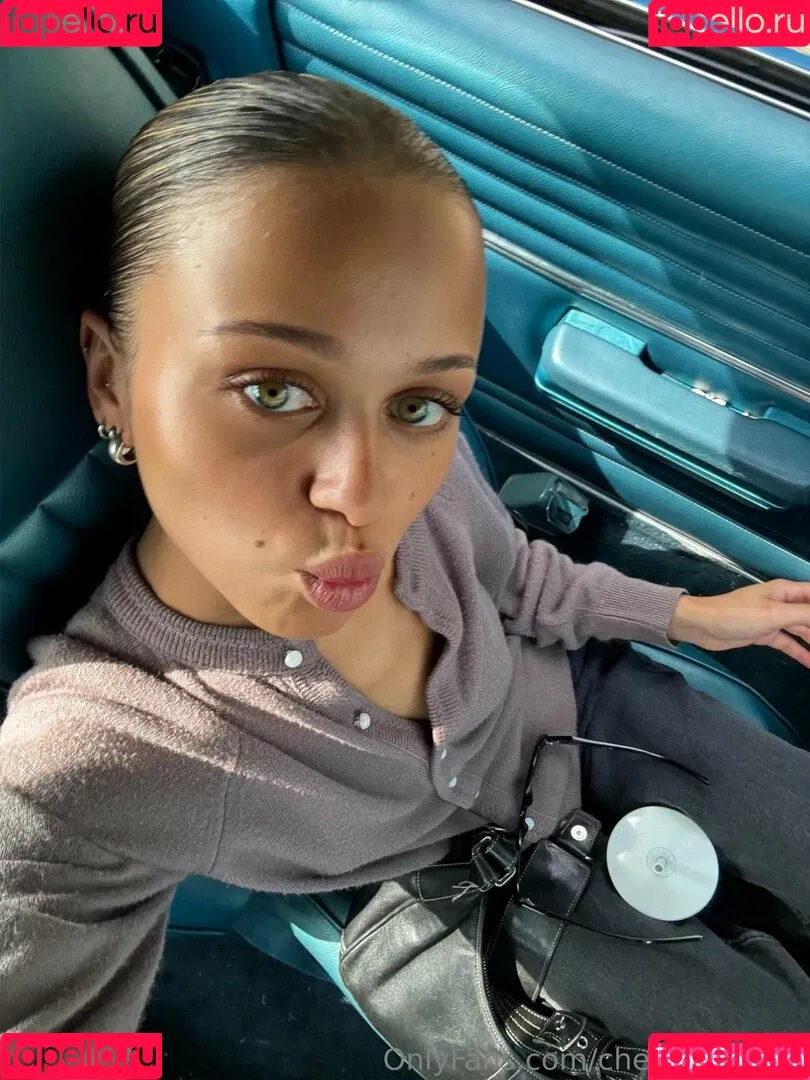 bustakaplan / chelseakaplan Onlyfans Photo Gallery 