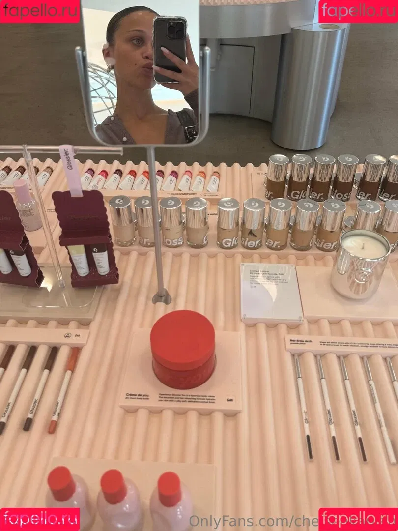 bustakaplan / chelseakaplan Onlyfans Photo Gallery 