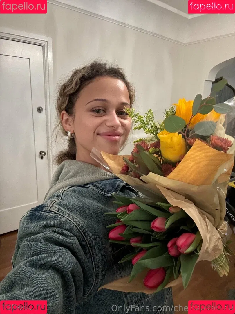 bustakaplan / chelseakaplan Onlyfans Photo Gallery 