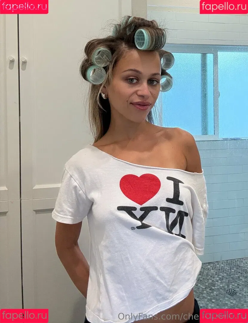 bustakaplan / chelseakaplan Onlyfans Photo Gallery 