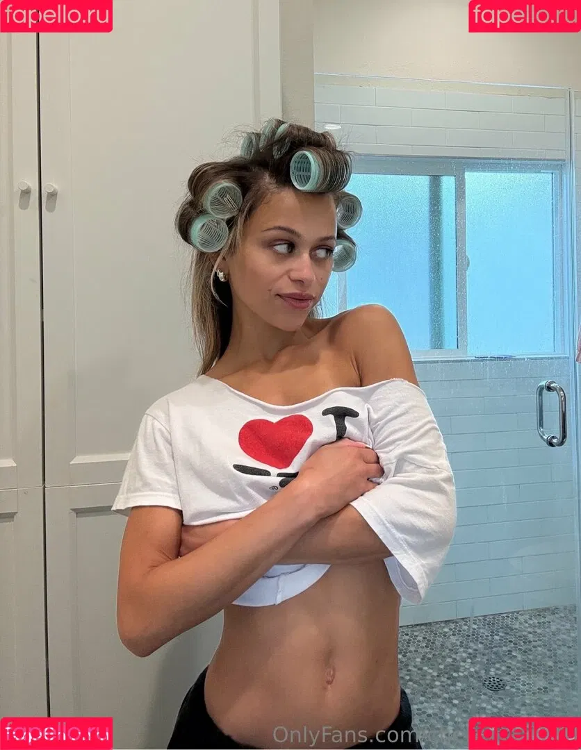 bustakaplan / chelseakaplan Onlyfans Photo Gallery 