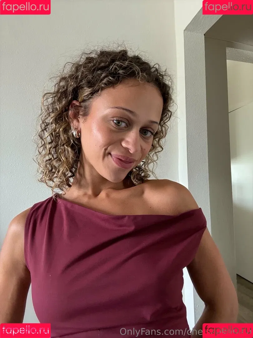 bustakaplan / chelseakaplan Onlyfans Photo Gallery 