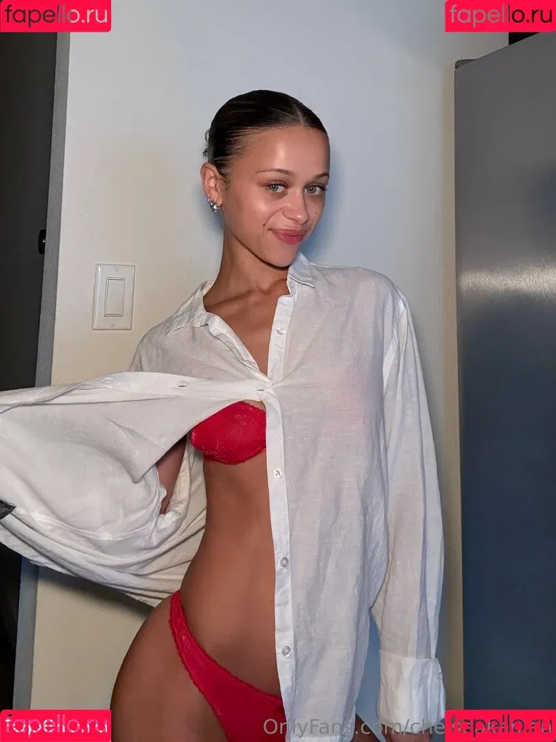 bustakaplan / chelseakaplan Onlyfans Photo Gallery 