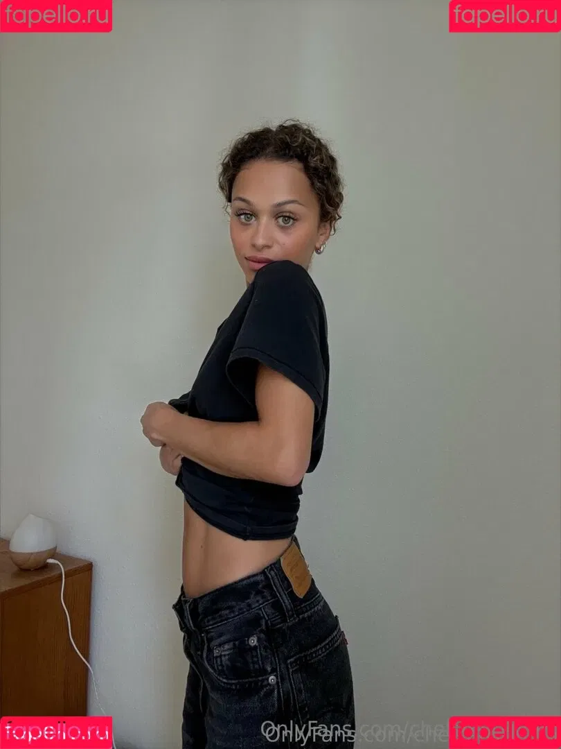 bustakaplan / chelseakaplan Onlyfans Photo Gallery 