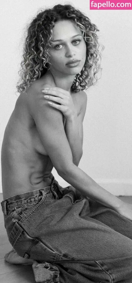 bustakaplan / chelseakaplan Onlyfans Photo Gallery 