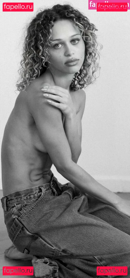 bustakaplan / chelseakaplan Onlyfans Photo Gallery 