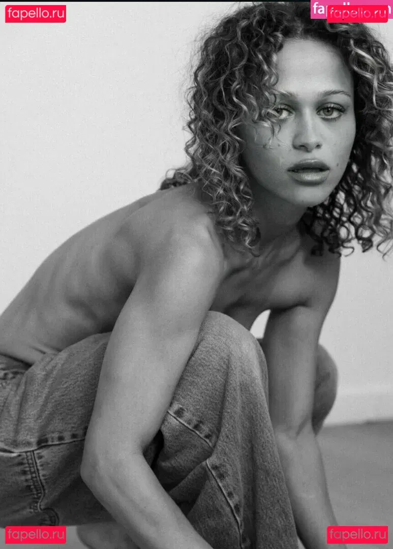 bustakaplan / chelseakaplan Onlyfans Photo Gallery 