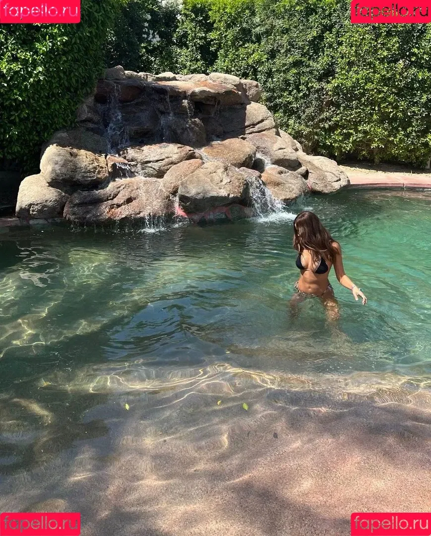 Irina Shayk / irinashayk / theirishayk Onlyfans Photo Gallery 