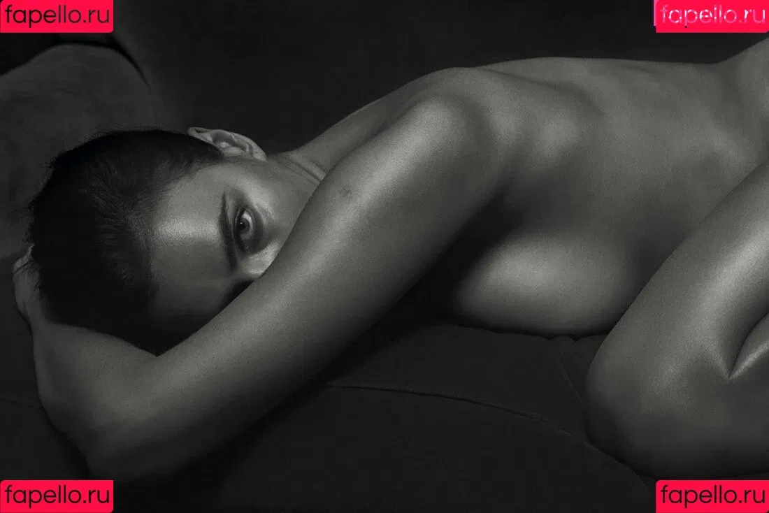 Irina Shayk / irinashayk / theirishayk Onlyfans Photo Gallery 