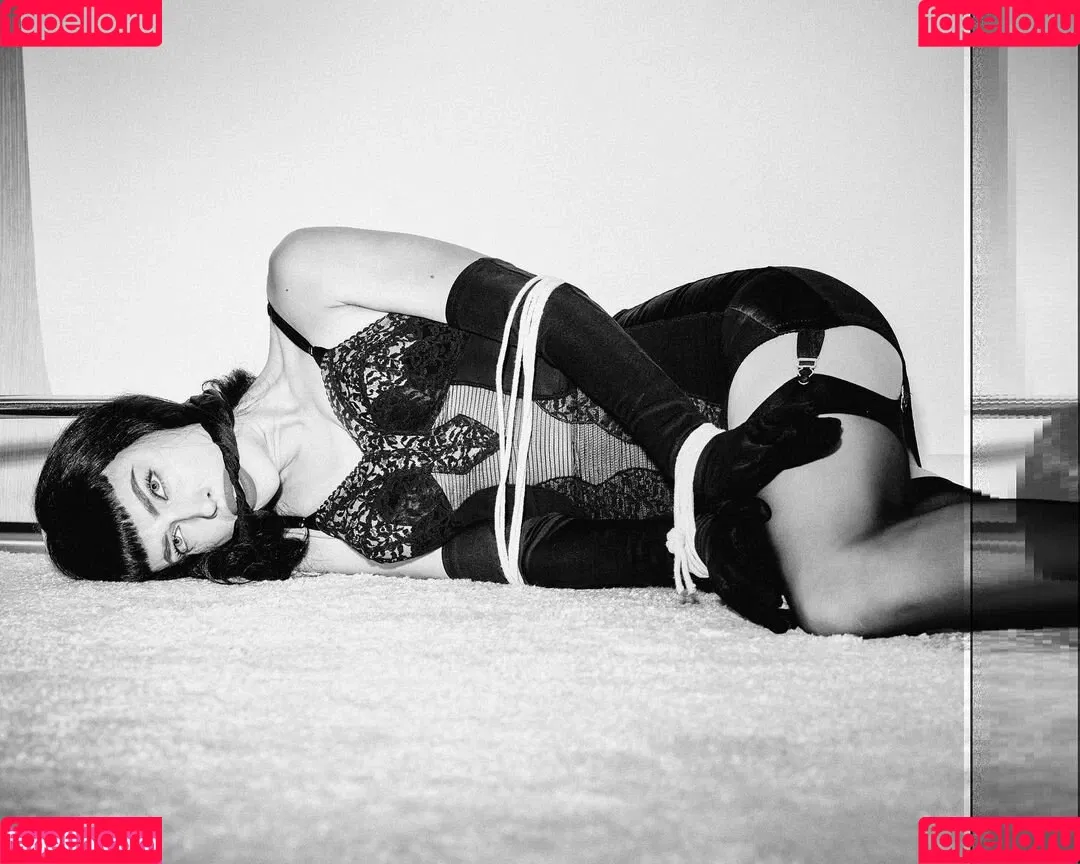 Irina Shayk / irinashayk / theirishayk Onlyfans Photo Gallery 