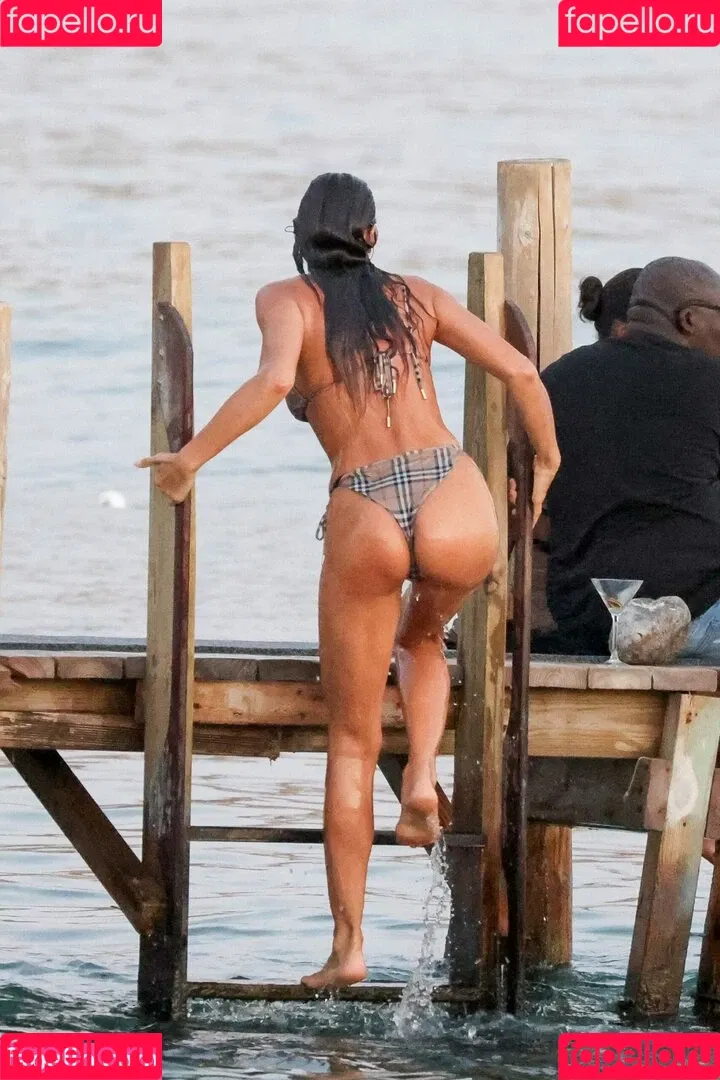 Irina Shayk / irinashayk / theirishayk Onlyfans Photo Gallery 