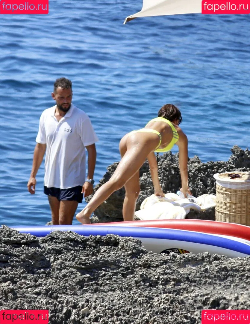 Irina Shayk / irinashayk / theirishayk Onlyfans Photo Gallery 