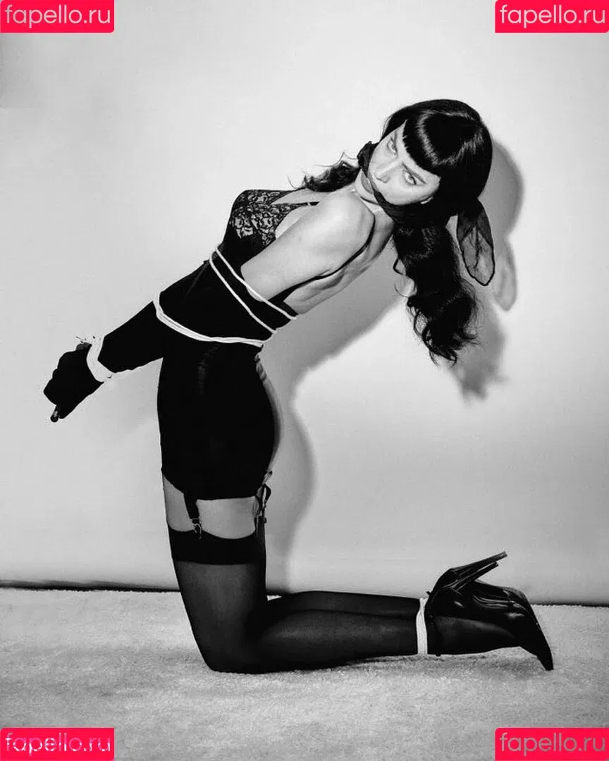 Irina Shayk / irinashayk / theirishayk Onlyfans Photo Gallery 