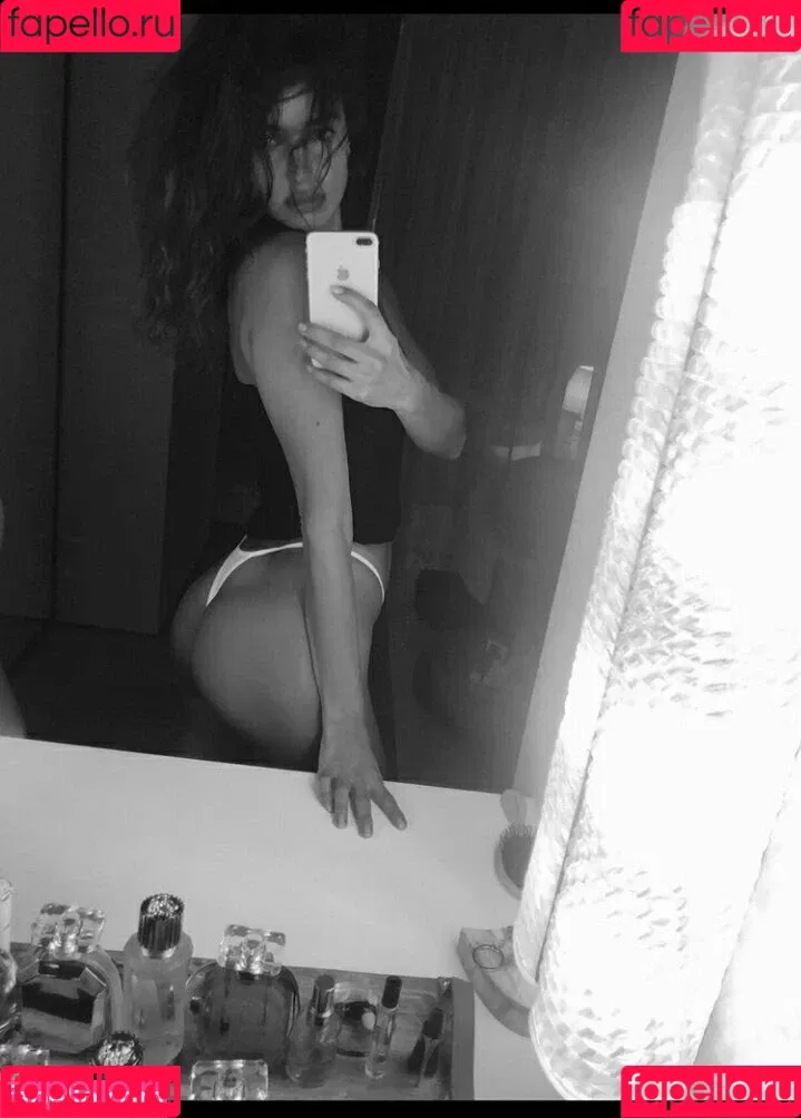 Irina Shayk / irinashayk / theirishayk Onlyfans Photo Gallery 