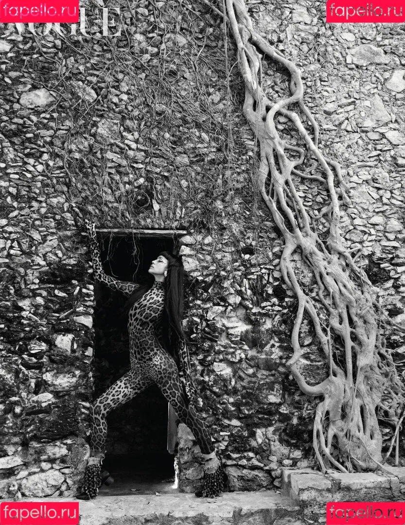 Irina Shayk / irinashayk / theirishayk Onlyfans Photo Gallery 