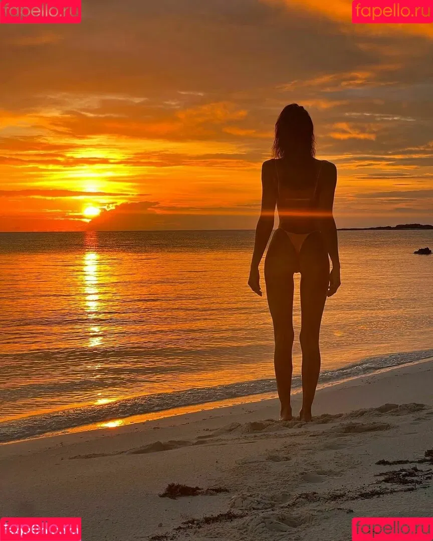 Irina Shayk / irinashayk / theirishayk Onlyfans Photo Gallery 