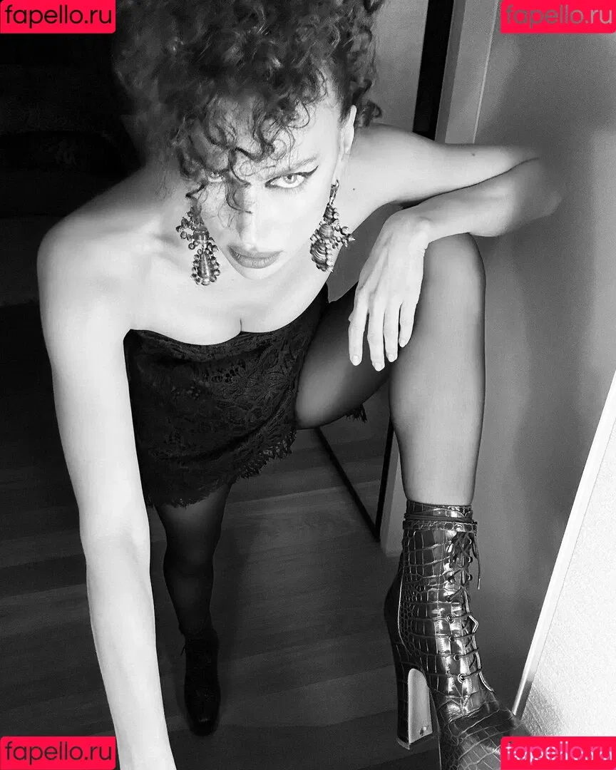 Irina Shayk / irinashayk / theirishayk Onlyfans Photo Gallery 
