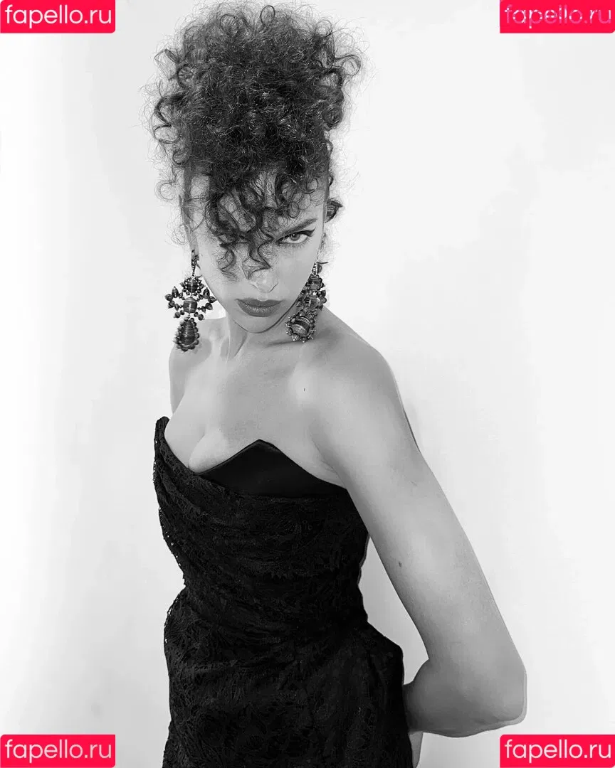 Irina Shayk / irinashayk / theirishayk Onlyfans Photo Gallery 