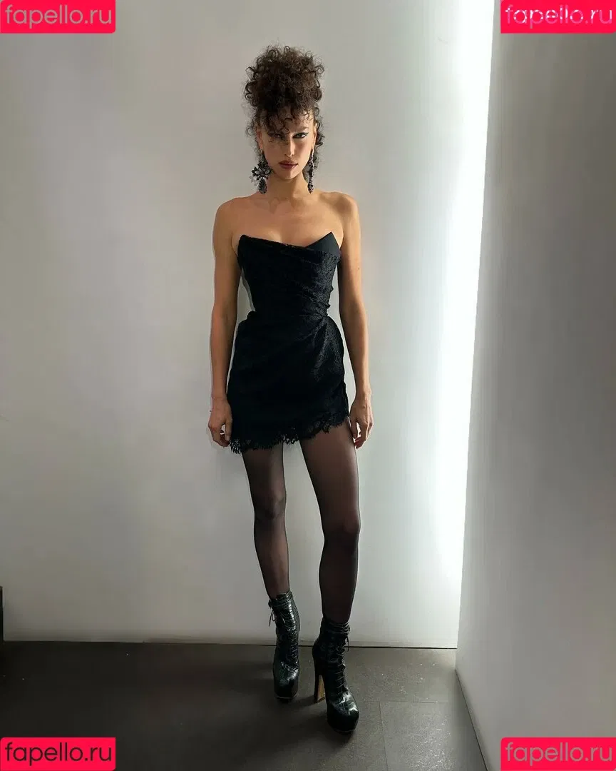 Irina Shayk / irinashayk / theirishayk Onlyfans Photo Gallery 