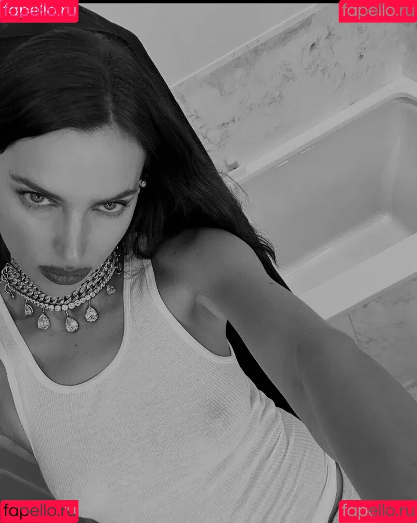 Irina Shayk / irinashayk / theirishayk Onlyfans Photo Gallery 