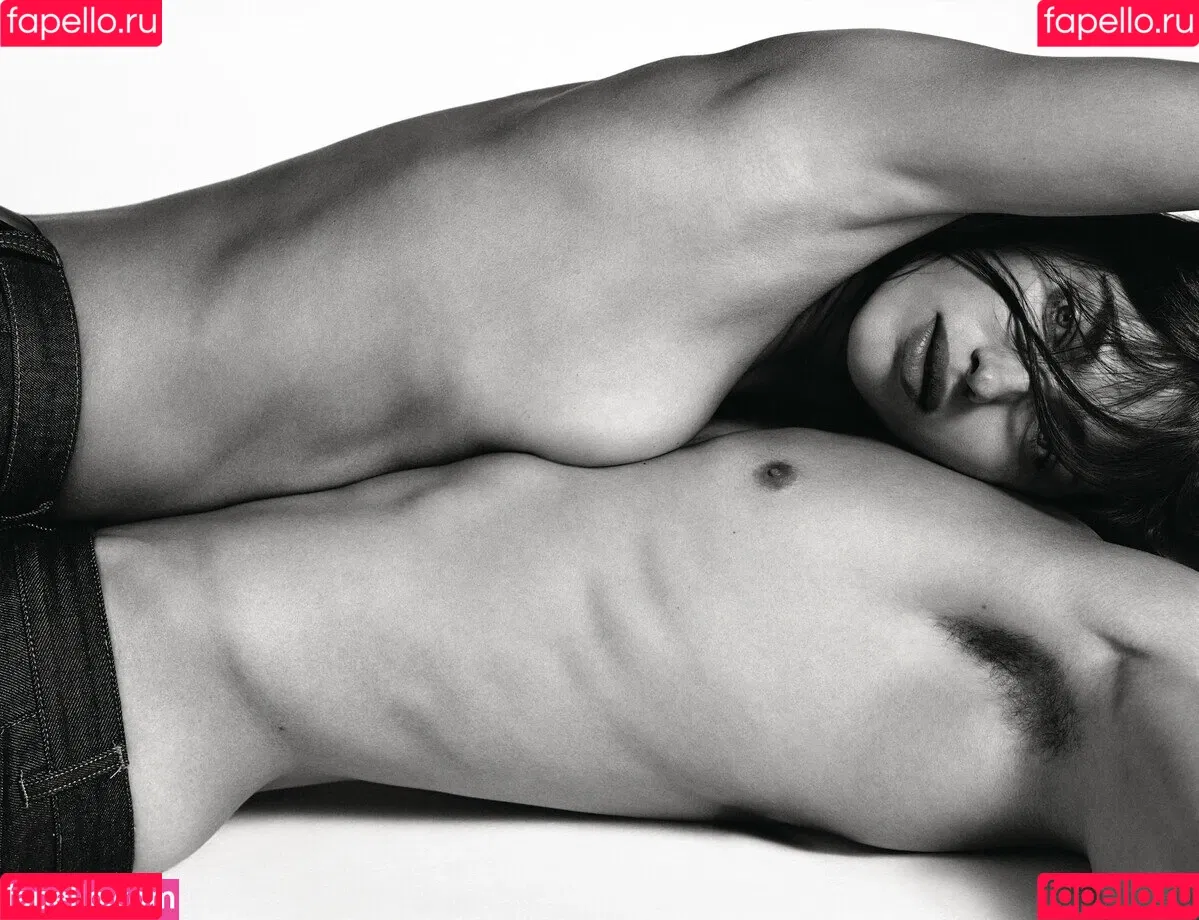 Irina Shayk / irinashayk / theirishayk Onlyfans Photo Gallery 