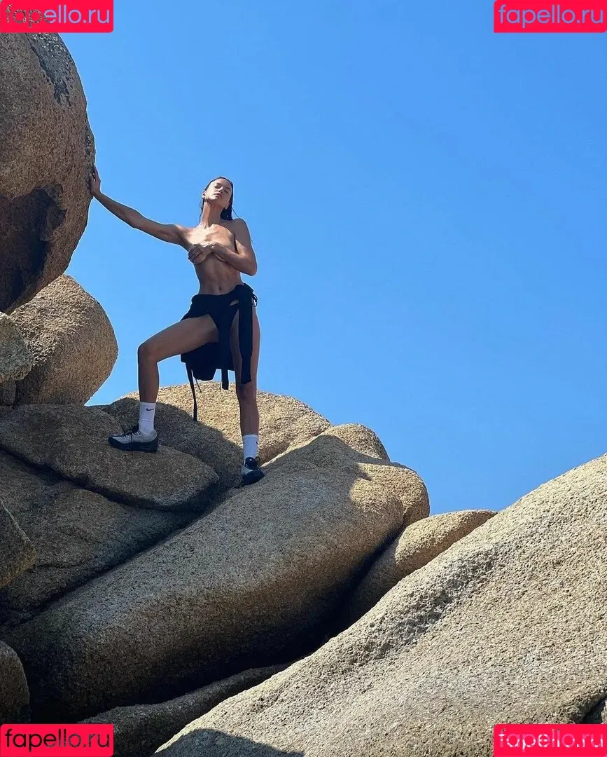 Irina Shayk / irinashayk / theirishayk Onlyfans Photo Gallery 