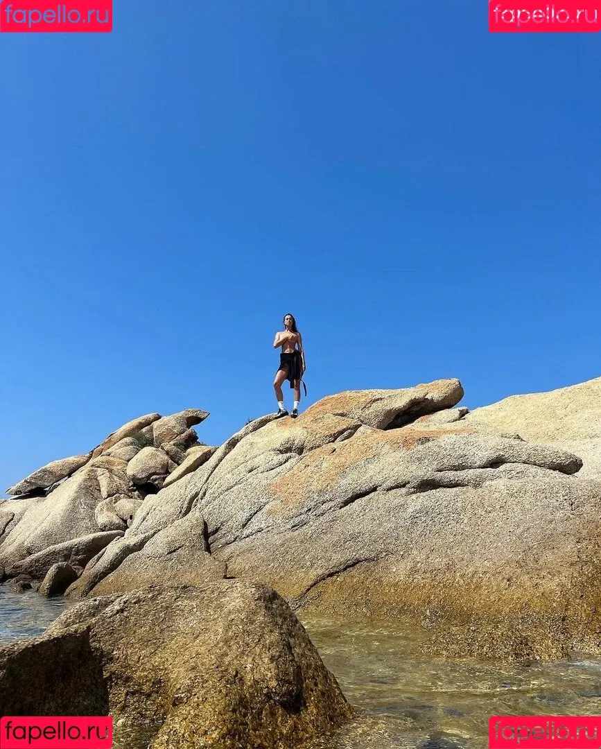 Irina Shayk / irinashayk / theirishayk Onlyfans Photo Gallery 