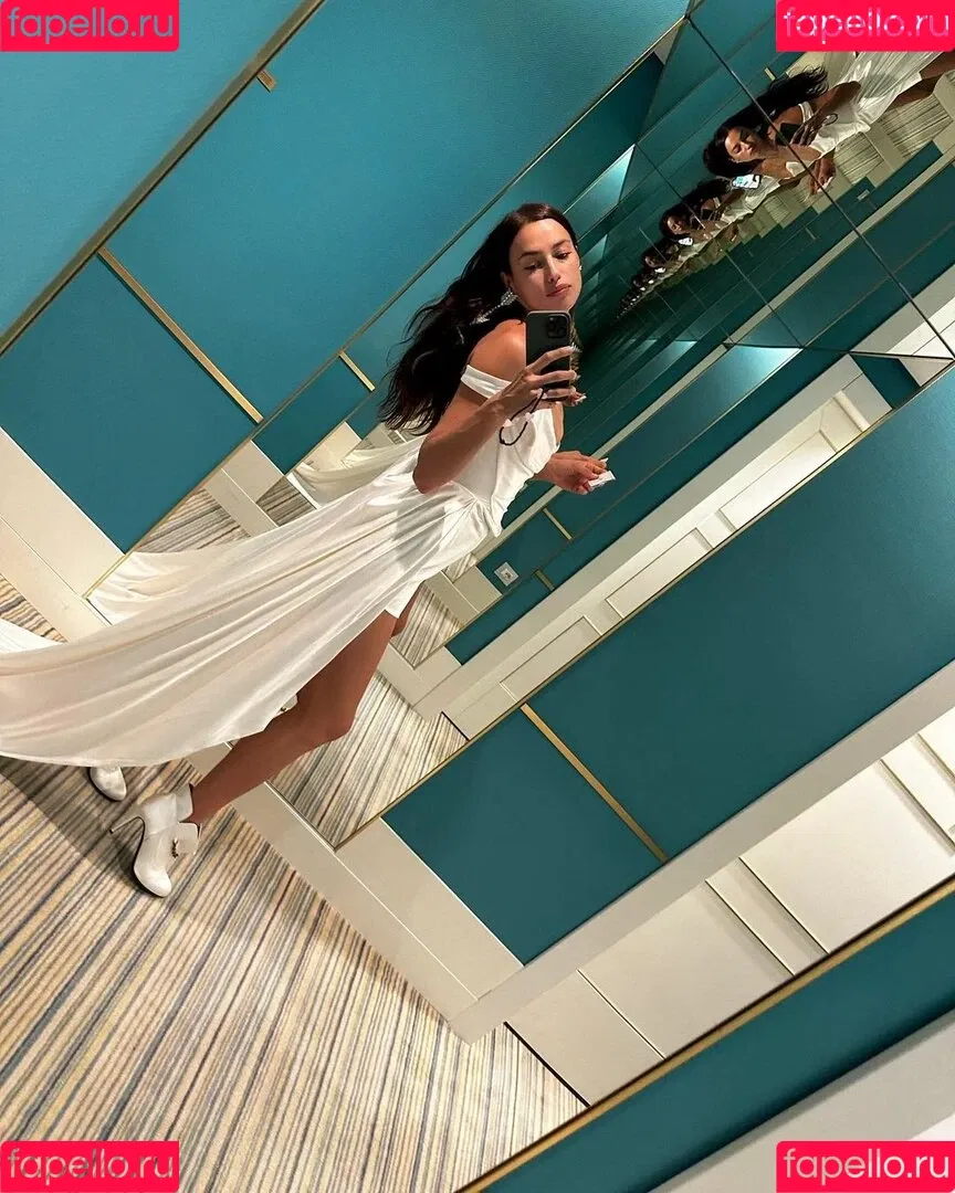 Irina Shayk / irinashayk / theirishayk Onlyfans Photo Gallery 