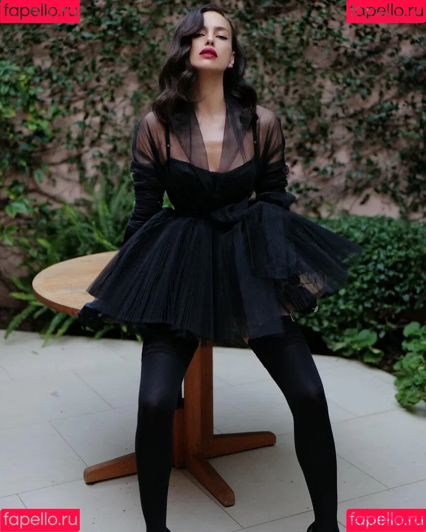 Irina Shayk / irinashayk / theirishayk Onlyfans Photo Gallery 