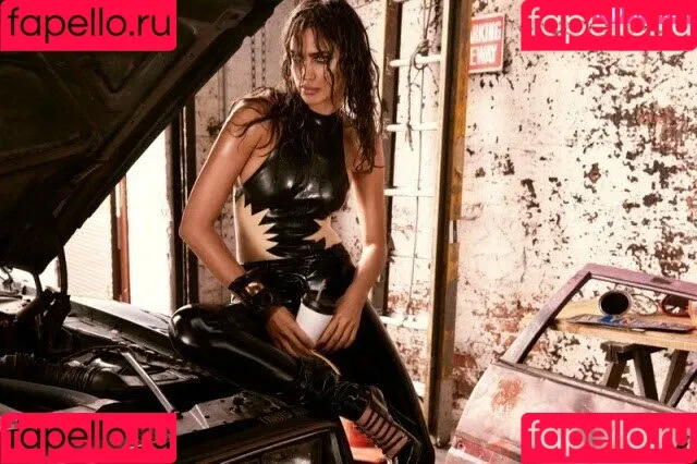 Irina Shayk / irinashayk / theirishayk Onlyfans Photo Gallery 