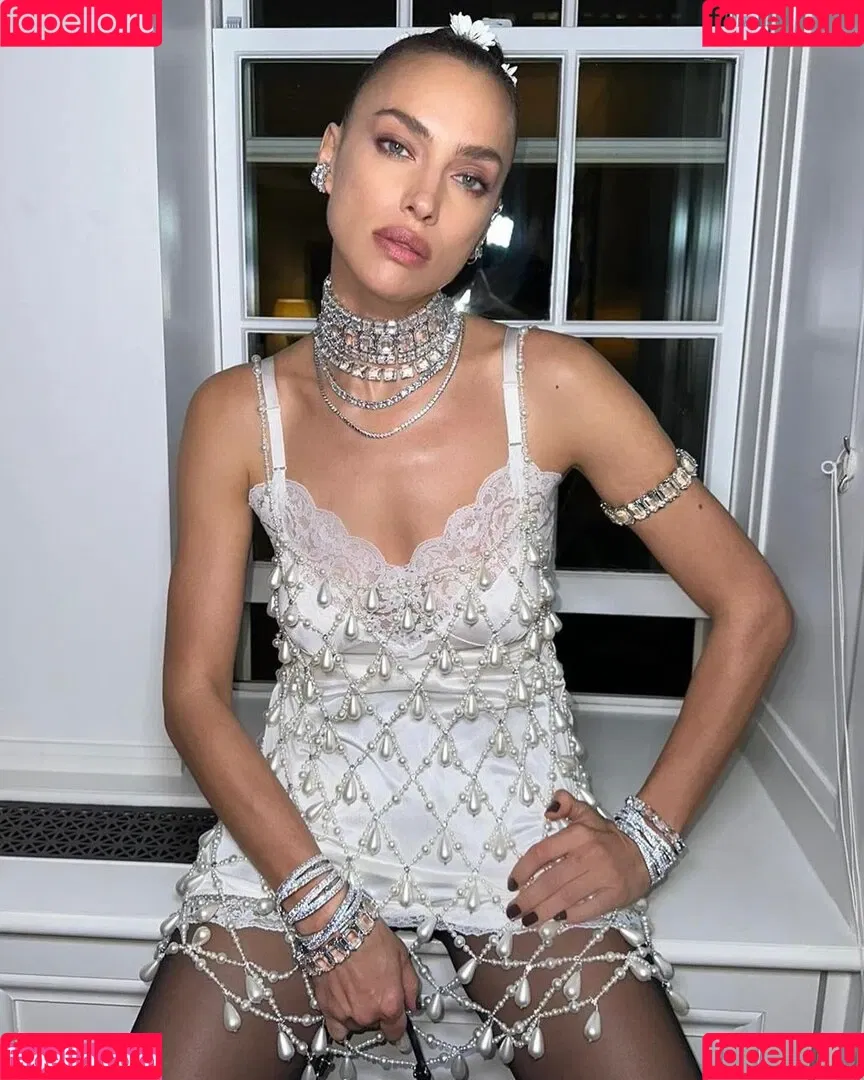 Irina Shayk / irinashayk / theirishayk Onlyfans Photo Gallery 