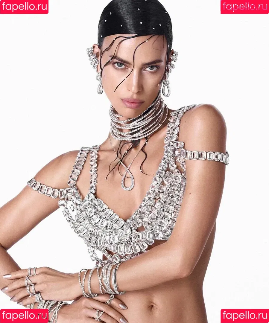 Irina Shayk / irinashayk / theirishayk Onlyfans Photo Gallery 