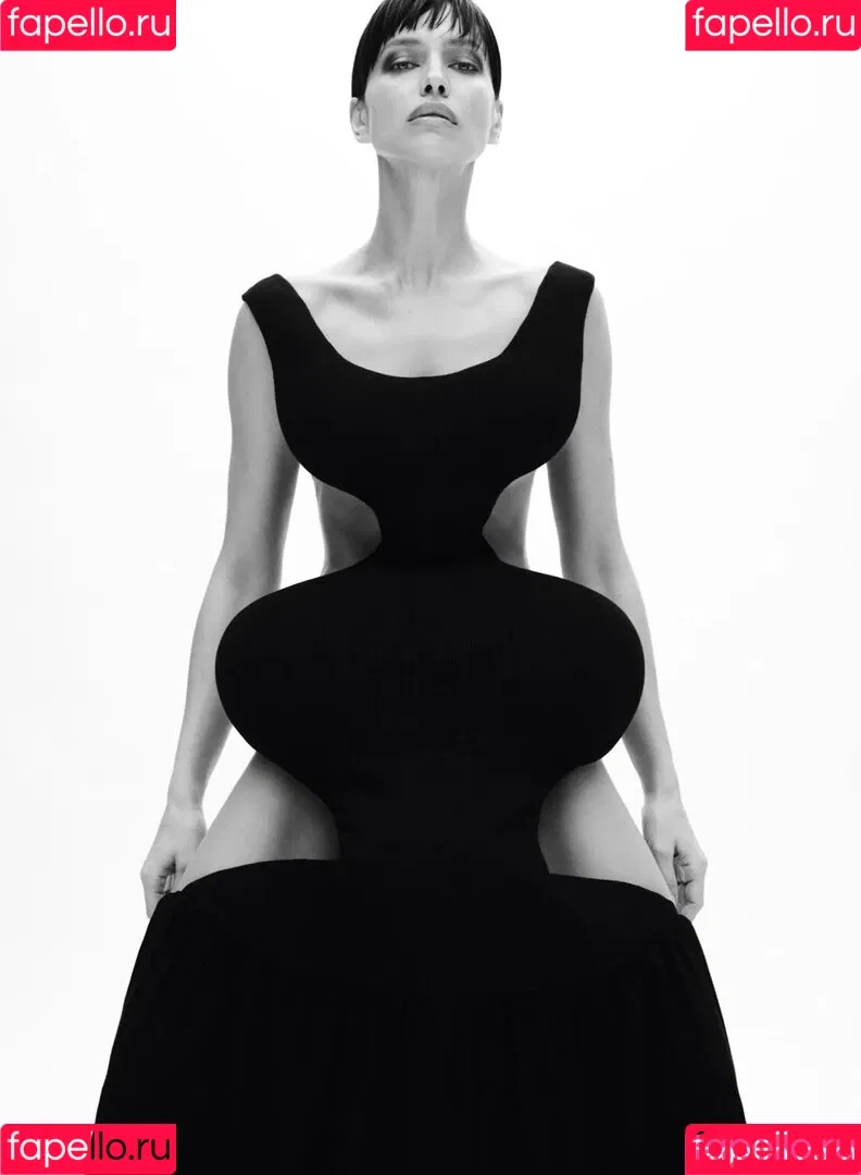 Irina Shayk / irinashayk / theirishayk Onlyfans Photo Gallery 