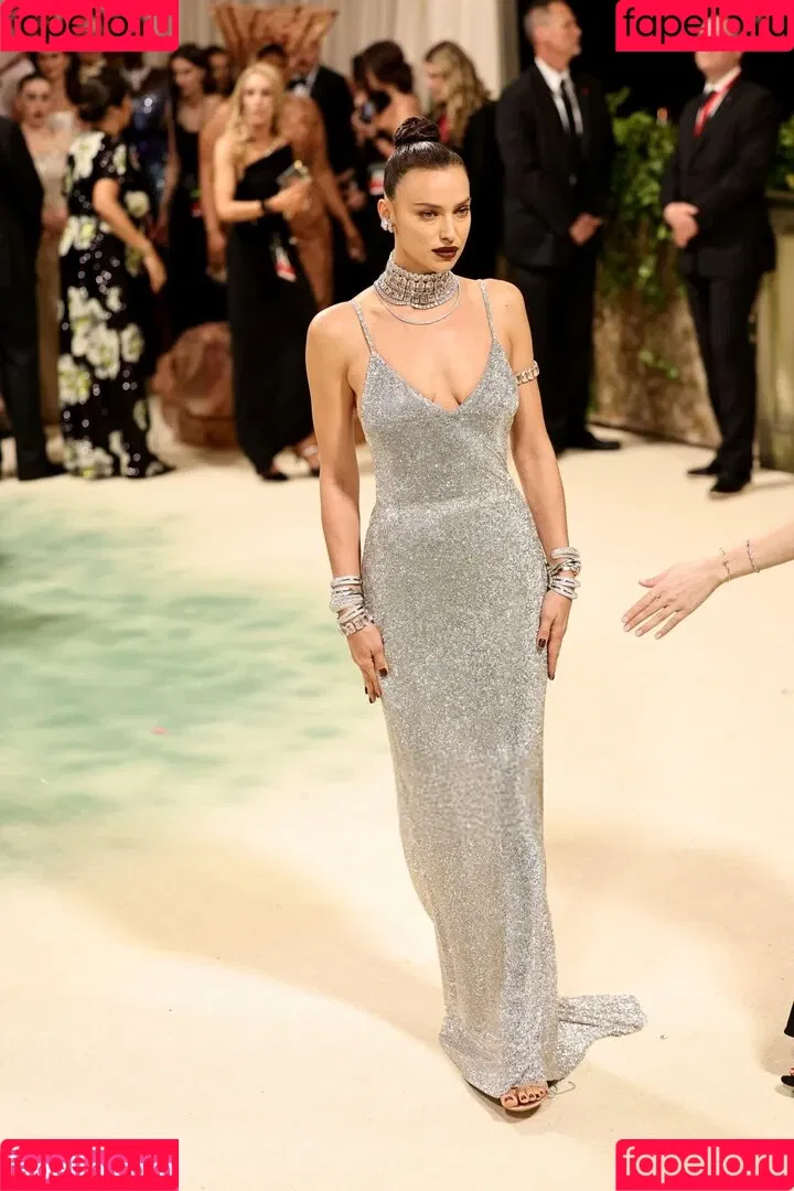 Irina Shayk / irinashayk / theirishayk Onlyfans Photo Gallery 