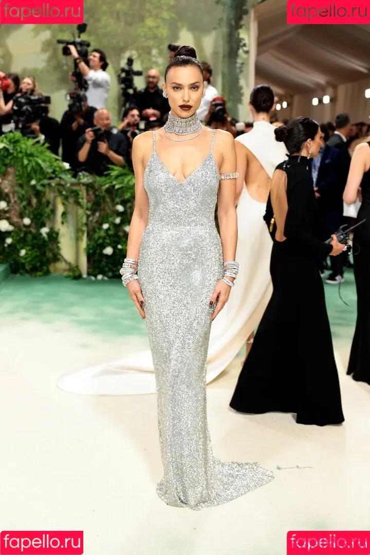 Irina Shayk / irinashayk / theirishayk Onlyfans Photo Gallery 