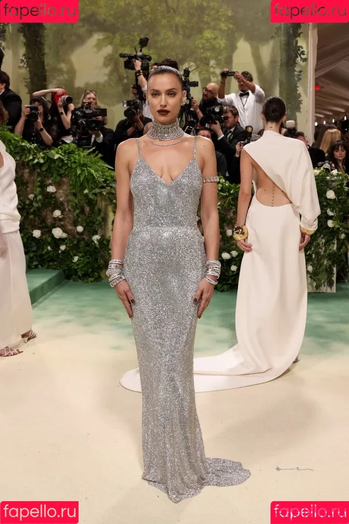 Irina Shayk / irinashayk / theirishayk Onlyfans Photo Gallery 