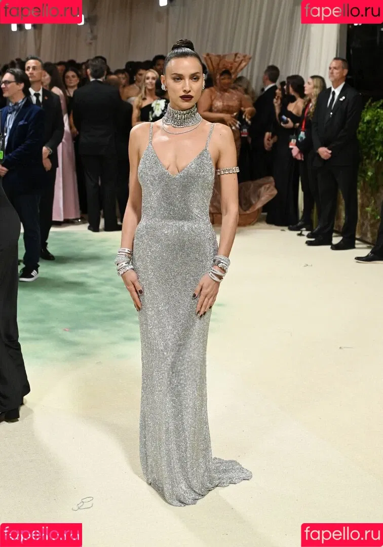 Irina Shayk / irinashayk / theirishayk Onlyfans Photo Gallery 