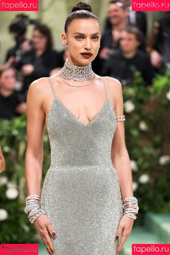 Irina Shayk / irinashayk / theirishayk Onlyfans Photo Gallery 