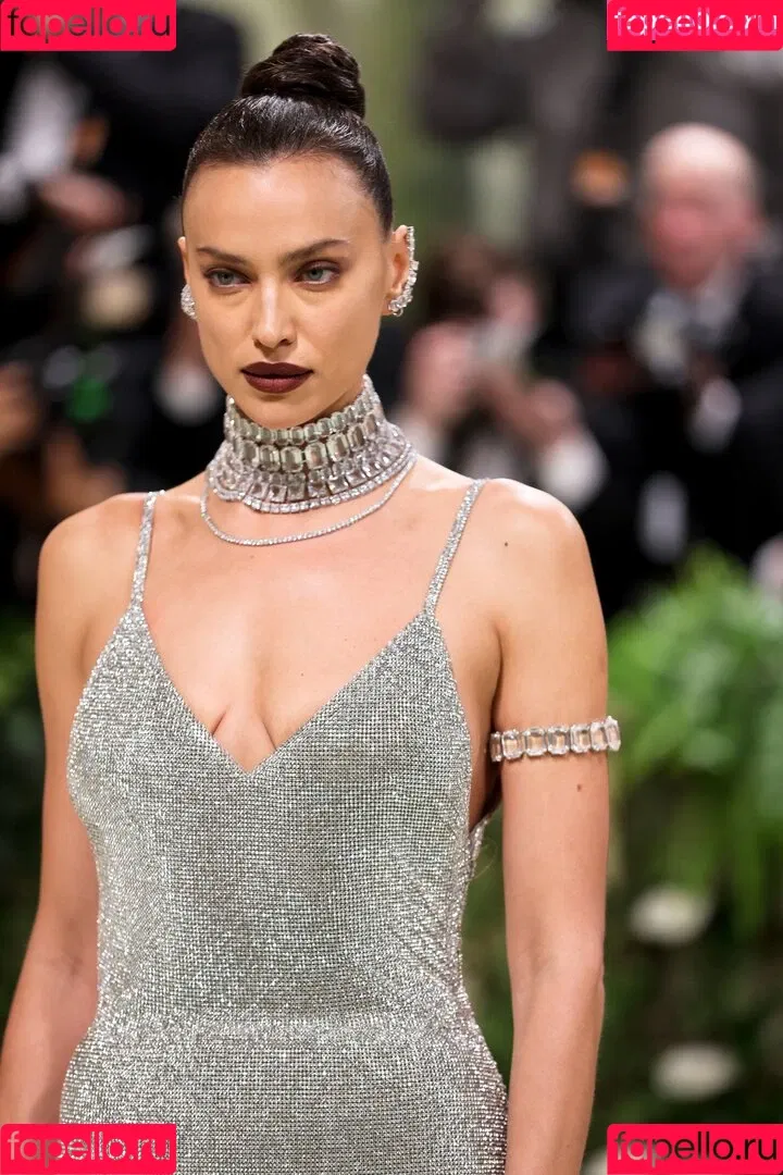 Irina Shayk / irinashayk / theirishayk Onlyfans Photo Gallery 