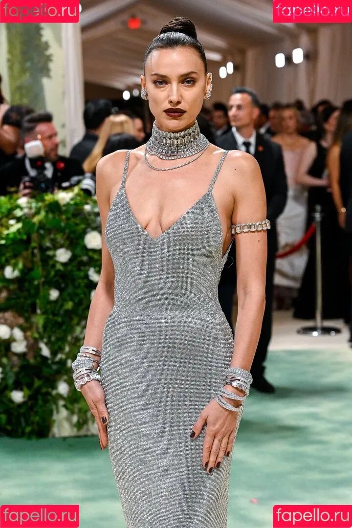 Irina Shayk / irinashayk / theirishayk Onlyfans Photo Gallery 