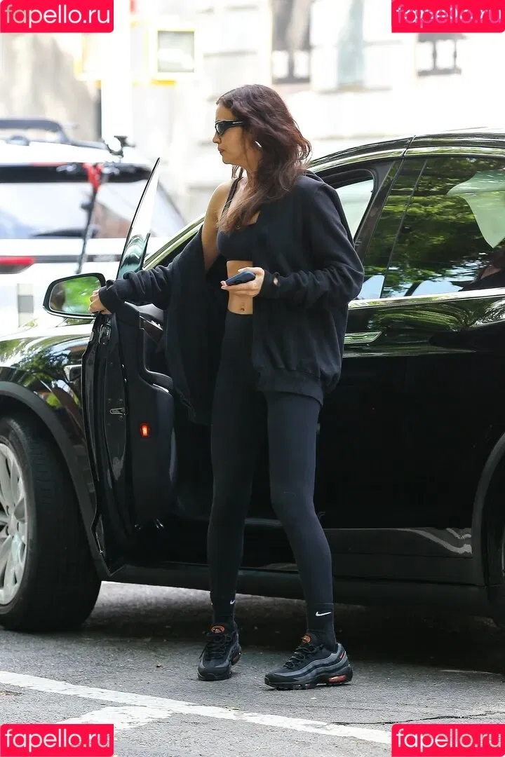 Irina Shayk / irinashayk / theirishayk Onlyfans Photo Gallery 